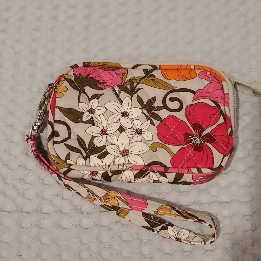 𝅺VERA Bradley Tea Garden Pink and Orange Retired Pattern Wristlet